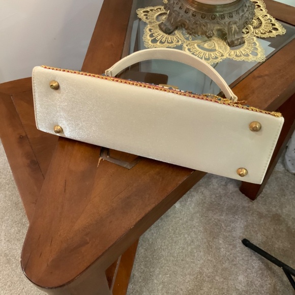 Embroidered Sequin Gold Bow Handmade Elegant Purse - Picture 7 of 12